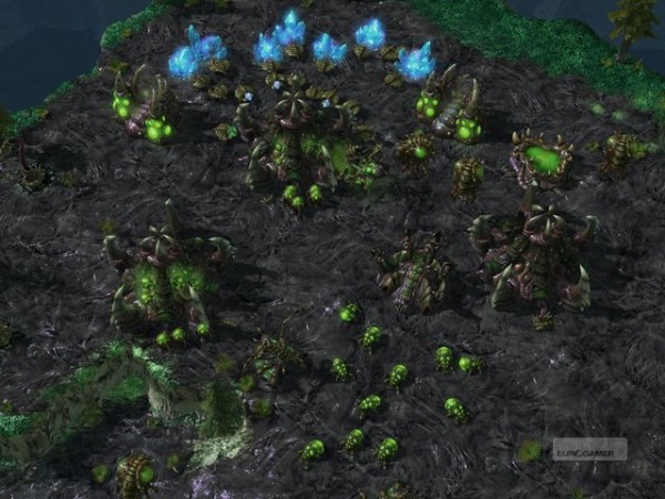 ss_preview_ZergQueen_eggs02.jpg