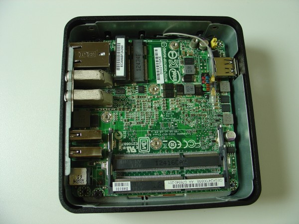intel_nuc_d3217iye_open