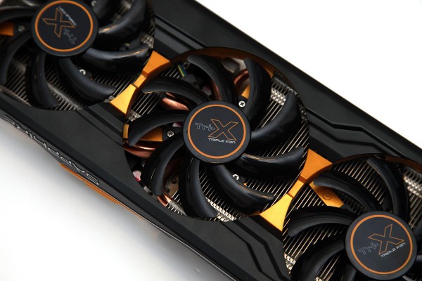 sapphire_R9_290X_TRI-X_4GBGDDR5_fan
