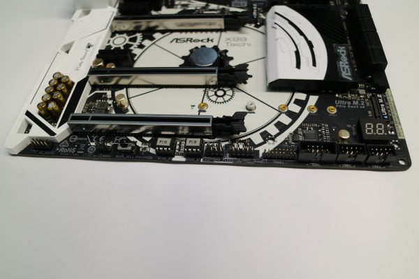 asrock_x99_taichi_board_low_side