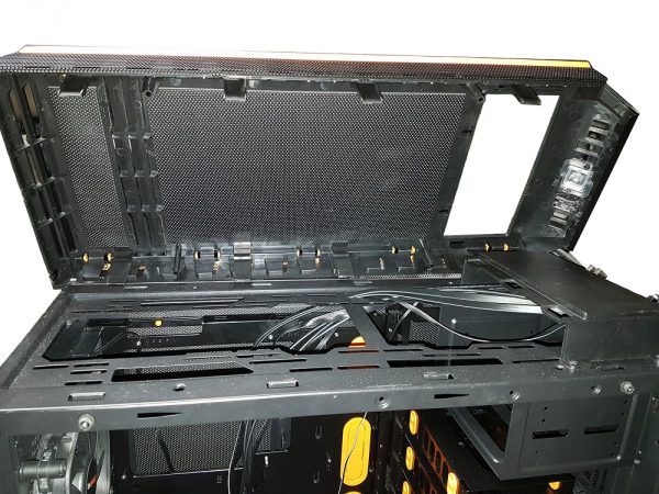 dark_base_900_pro_inside_2