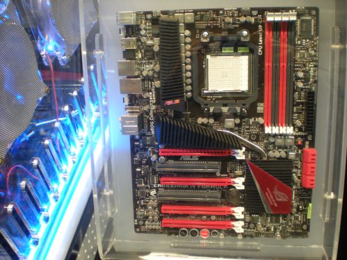 Asus представи дънни платки базирани на чипсета 890FX ASUS Crosshair IV Extreme