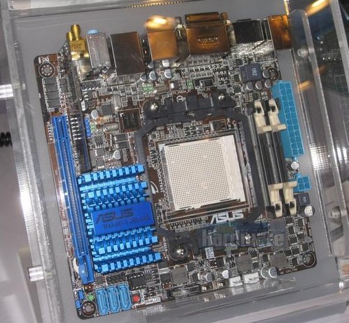 От Asus разработват mini-ITX дънна платка на база AMD 880G