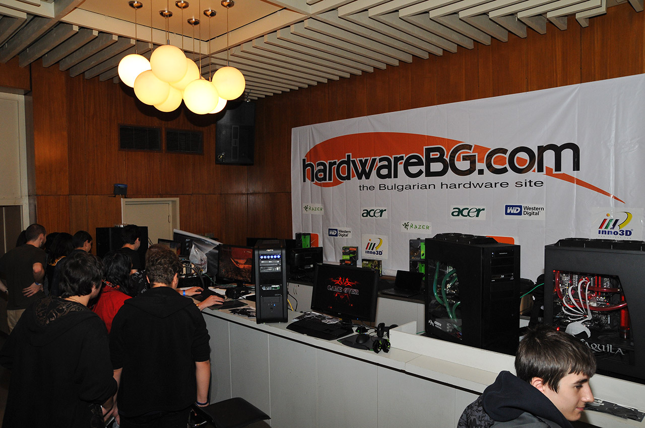 Снимки от щанда на HardwareBG на Aniventure 2010