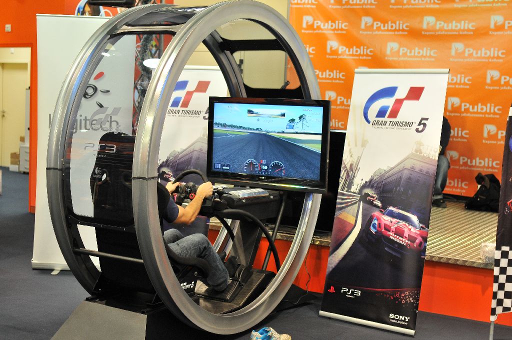 Стилян Папазов от Варна е най-добрия Gran Turismo 5 пилот в България!