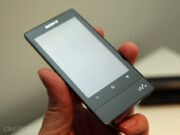 SONY Walkman F800 е екипиран с Ice Cream Sandwich