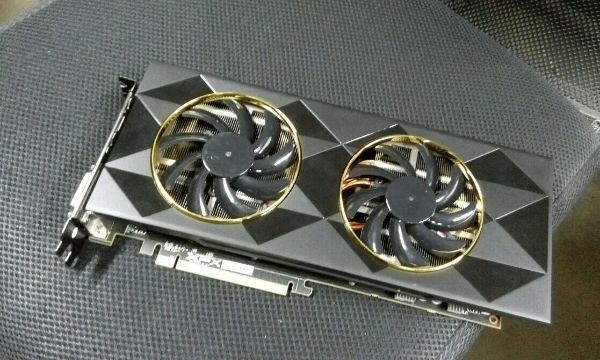 xfx_radeon_r9_390_1