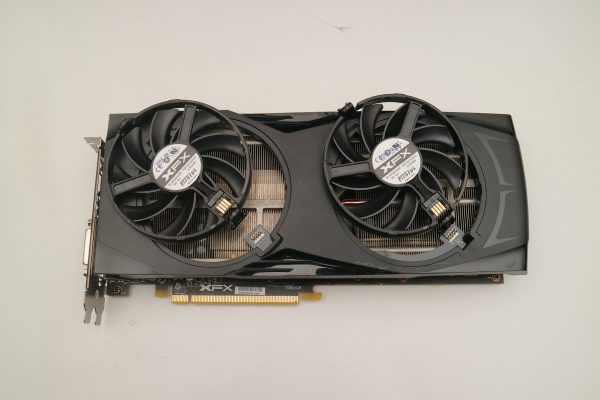 480_gtr_8gb_card_fans_off2