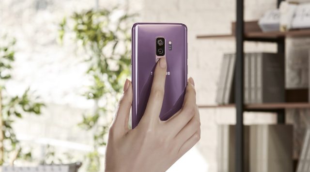 samsung_galaxy_s9p_back_hand_1