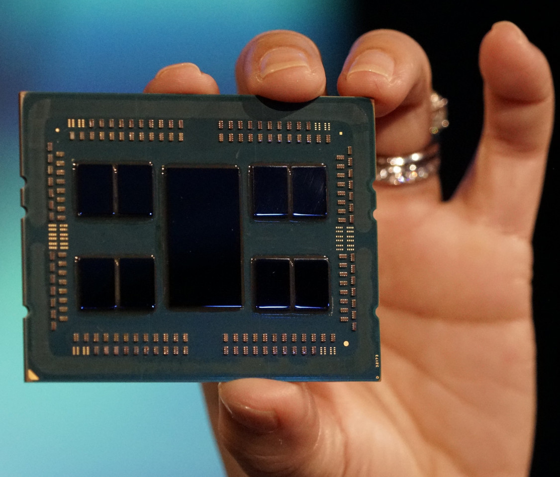 AMD Zen 2 Roma: снимка отблизо