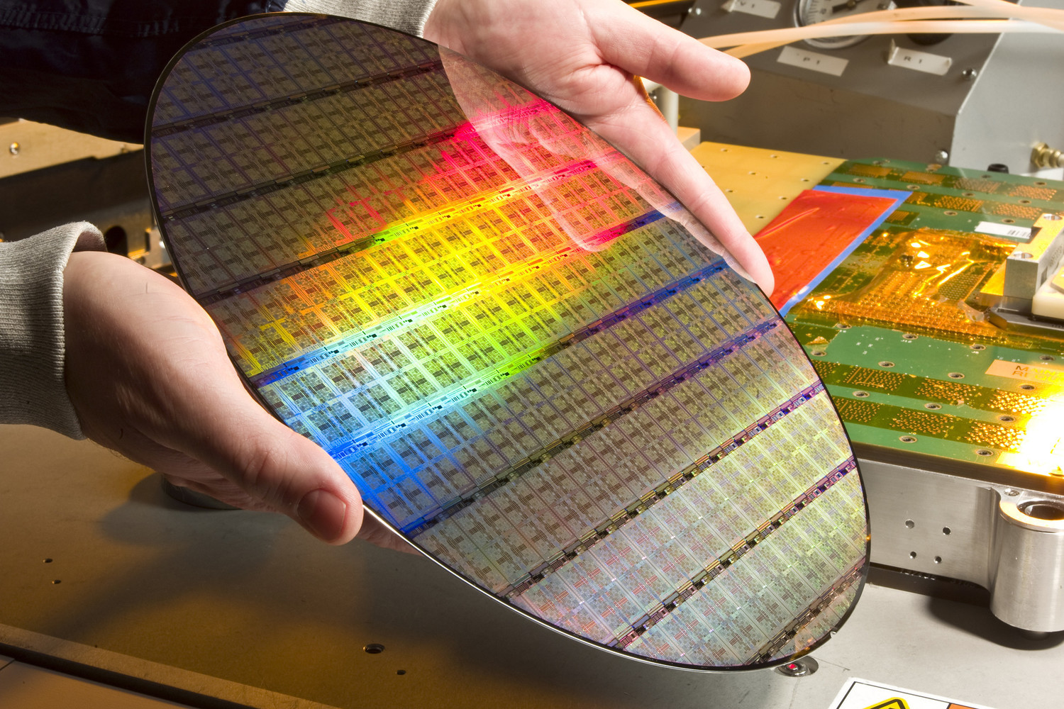 Trendforce: цената на DRAM може да падне с до 25% през 2019г. след забраните наложени на Huawei