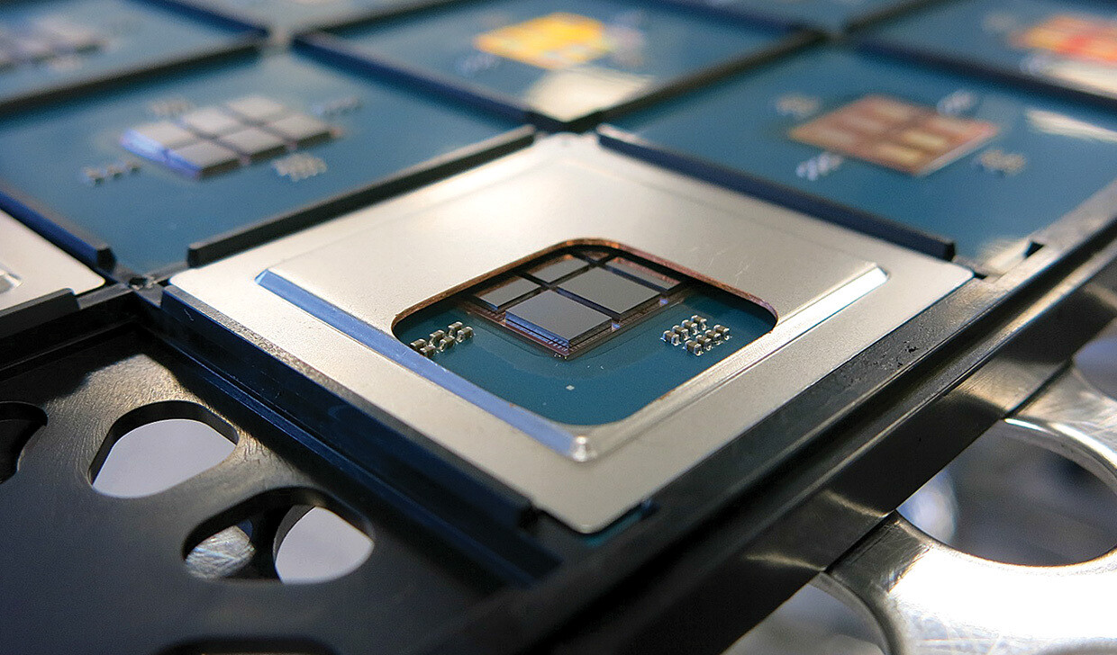 Intel може да преименува технологичните си процеси, за да е в крак с индустрията