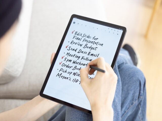 samsung_Galaxy_Tab_S7_lifestyle_image
