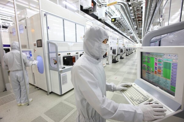 Samsung има проблем с високия процент брак при производството на чипове