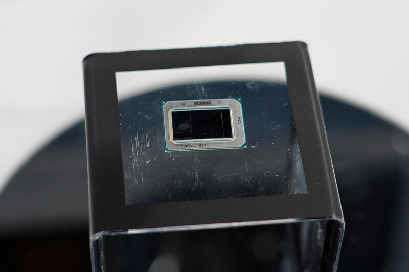 Снимки на Intel Meteor Lake, Ponte Vecchio и Sapphire Rapids с HBM2E памет