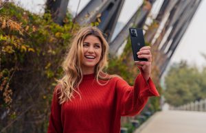 Motorola съчетава зашеметяващ дизайн и първи в индустрията флагмански функции в три нови Edge устройства