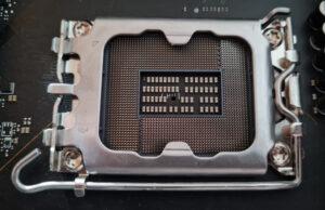 Intel планира за 2025 г. LGA1700 процесор с кодово име „Bartlett“, който ще е само с P-ядра