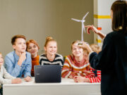 Acer предлага извънкласни дейности, които развиват компютърните умения на учениците