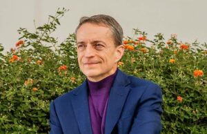 Главният изпълнителен директор на Intel, Пат Гелсингер, напуска компанията