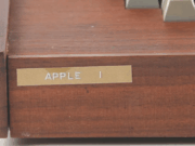 Рядък компютър Apple-1 с дървен корпус надмина очакванията на аукциона – продаден за почти половин милион долара