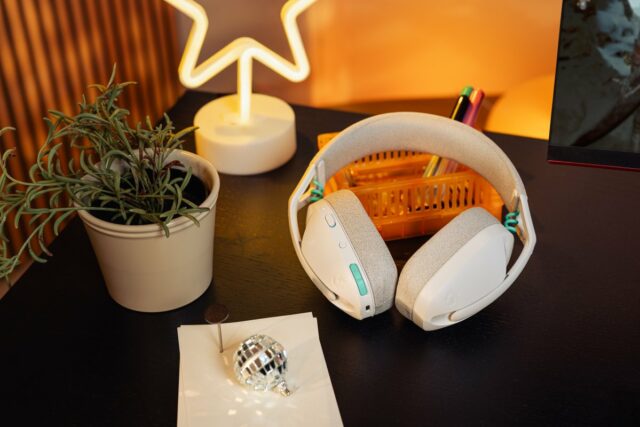 High_Resolution_PNG-G321 Lightspeed ENVR White Desk_sm